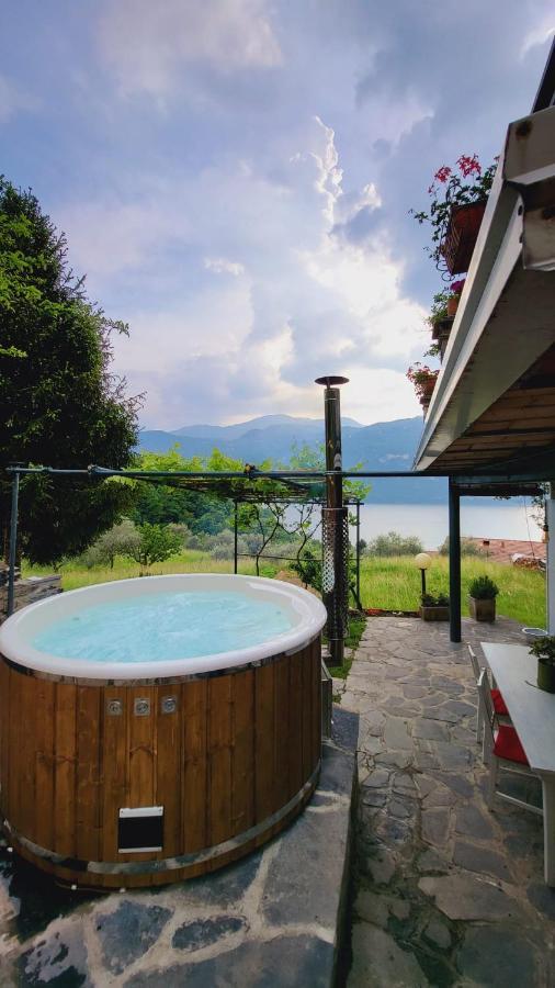 La Casetta Nel Bosco - Hot Tube And Sauna Lierna Extérieur photo